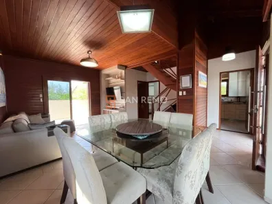 Casa com 3 Quartos para alugar, 264m² no Campeche, Florianópolis