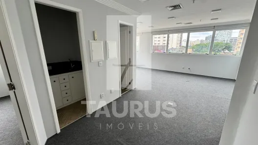 Sala Comercial para alugar, 60m² no Santo Amaro, São Paulo