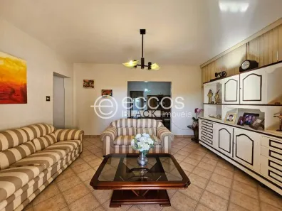 Casa com 3 Quartos à venda, 218m² no Tabajaras, Uberlândia