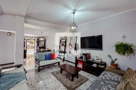 Casa com 3 Quartos à venda, 210m² no Vila Regente Feijó, São Paulo