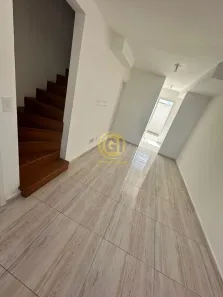 Sobrado com 2 Quartos à venda, 57m² no Jardim Colônia, Jacareí