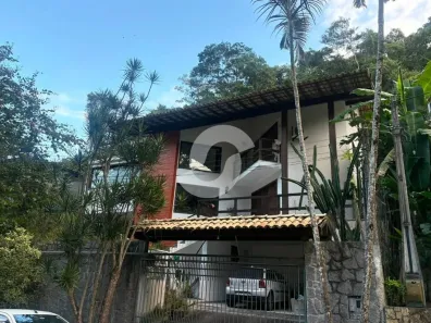 Casa de Condomínio com 3 Quartos à venda, 386m² no Badu, Niterói