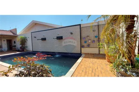Casa com 3 Quartos à venda, 218m² no Parque Residencial Carandá, Presidente Prudente