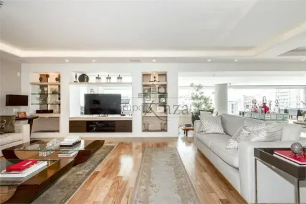 Apartamento com 3 Quartos à venda, 335m² no Vila Uberabinha, São Paulo