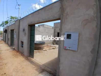 Casa com 2 Quartos à venda, 47m² no Carmelo, Montes Claros