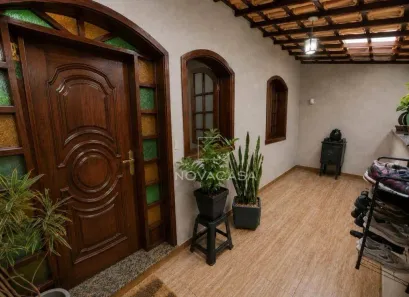 Casa com 2 Quartos à venda, 87m² no Santa Mônica, Belo Horizonte