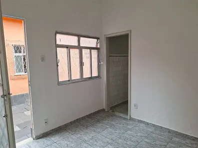 Casa com 1 Quarto para alugar, 38m² no Taquara, Rio de Janeiro