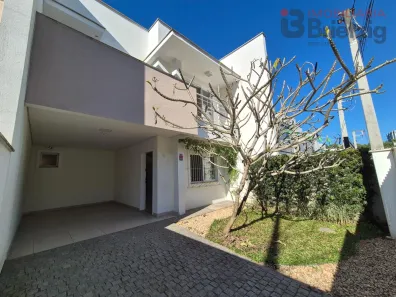 Casa com 3 Quartos à venda, 141m² no Bom Retiro, Joinville