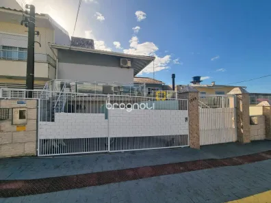 Casa com 5 Quartos à venda, 276m² no Serraria, São José