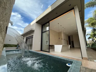 Casa de Condomínio com 4 Quartos à venda, 234m² no Granja Marileusa, Uberlândia