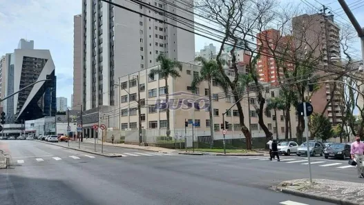 Apartamento com 3 Quartos para alugar, 73m² no Água Verde, Curitiba