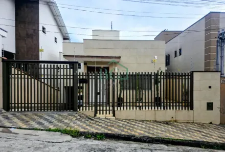 Casa com 3 Quartos à venda, 156m² no Jardim Amaryllis, Poços de Caldas