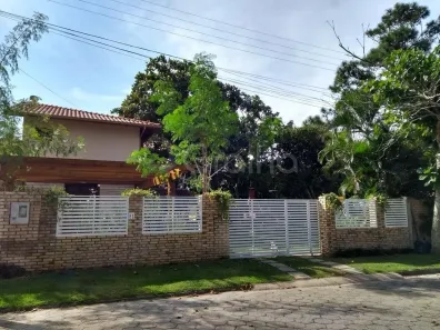 Casa com 4 Quartos à venda, 251m² no Armação do Pântano do Sul, Florianópolis