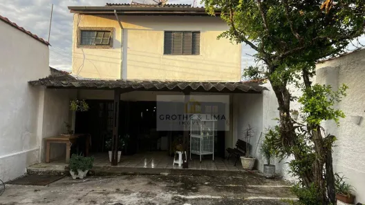 Sobrado com 4 Quartos à venda, 259m² no Centro, Taubaté