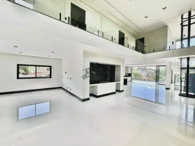 Sobrado com 4 Quartos à venda, 440m² no São Paulo II, Cotia