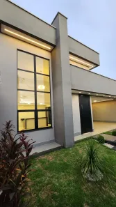 Casa com 3 Quartos à venda, 210m² no Jardim Balneário Meia Ponte, Goiânia