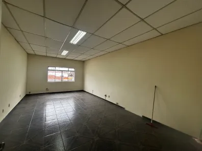 Sala Comercial para alugar, 30m² no Centro, Mogi das Cruzes