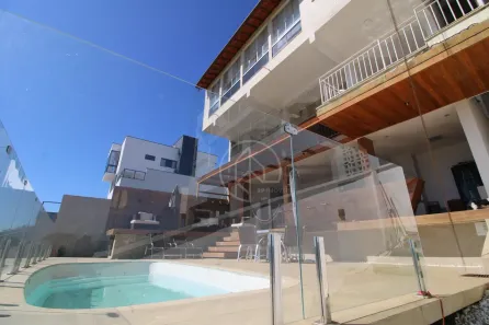 Casa com 3 Quartos à venda, 328m² no São Pedro, Juiz de Fora