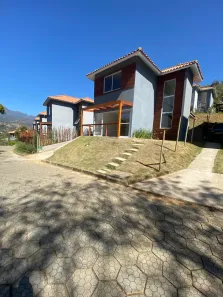 Casa de Condomínio com 2 Quartos à venda, 144m² no Bonsucesso, Petrópolis