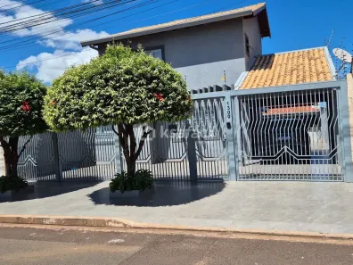 Sobrado com 4 Quartos à venda, 231m² no Vila Vilas Boas, Campo Grande