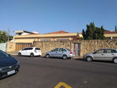 Casa com 3 Quartos para alugar, 284m² no Jardim Primavera, Araraquara
