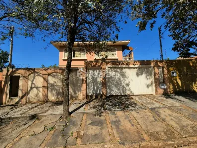 Sobrado com 3 Quartos à venda, 307m² no Vila Planalto, Campo Grande