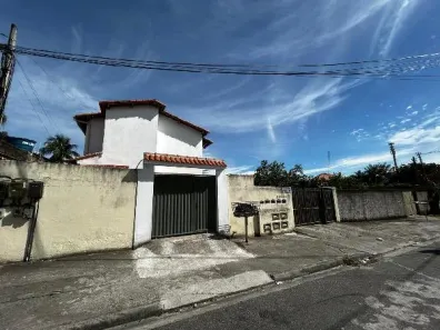 Casa com 2 Quartos à venda, 75m² no Laranjal, São Gonçalo