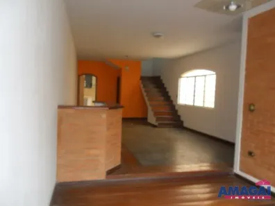 Sobrado com 3 Quartos à venda, 257m² no Centro, Jacareí