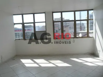 Sala Comercial para alugar, 29m² no Taquara, Rio de Janeiro