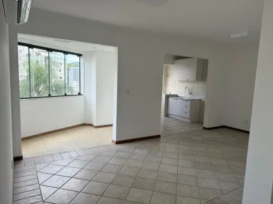 Apartamento com 2 Quartos para alugar, 80m² no Centro, Balneário Camboriú