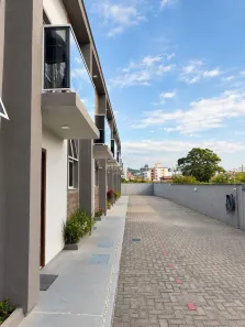 Sobrado com 2 Quartos à venda, 80m² no Village, Imbituba