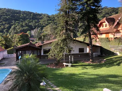 Casa com 7 Quartos à venda, 2300m² no Albuquerque, Teresópolis