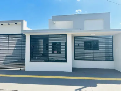 Casa com 3 Quartos à venda, 240m² no , Primavera do Leste