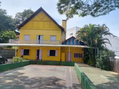 Imóvel Comercial com 3 Quartos para alugar, 200m² no Granja Viana, Cotia