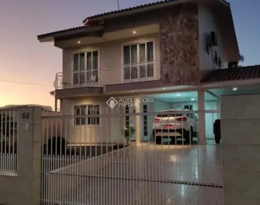 Casa com 3 Quartos à venda, 209m² no Centro, Palhoça