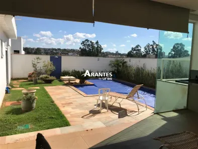 Casa com 4 Quartos à venda, 447m² no Morada da Colina, Uberlândia