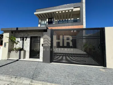 Sobrado com 4 Quartos à venda, 268m² no , Matinhos