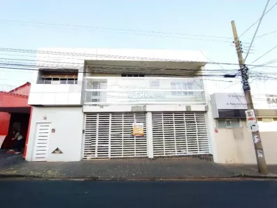 Ponto Comercial com 3 Quartos para alugar, 369m² no Centro, Uberlândia