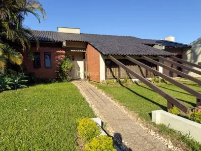 Casa com 3 Quartos à venda, 214m² no Vila Moema, Tubarão