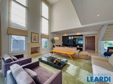 Sobrado com 3 Quartos à venda, 370m² no Alphaville, Santana de Parnaíba