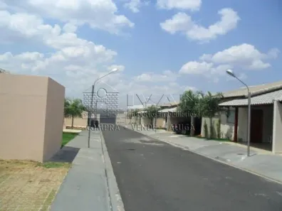 Casa com 3 Quartos para alugar, 90m² no Minas Gerais, Uberlândia