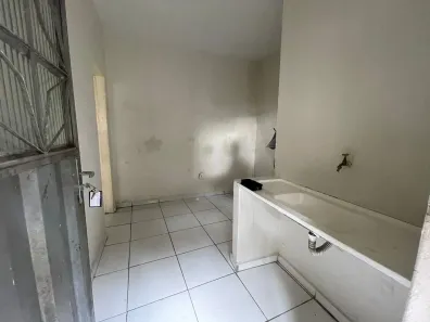 Casa com 2 Quartos para alugar, 35m² no Floramar, Belo Horizonte