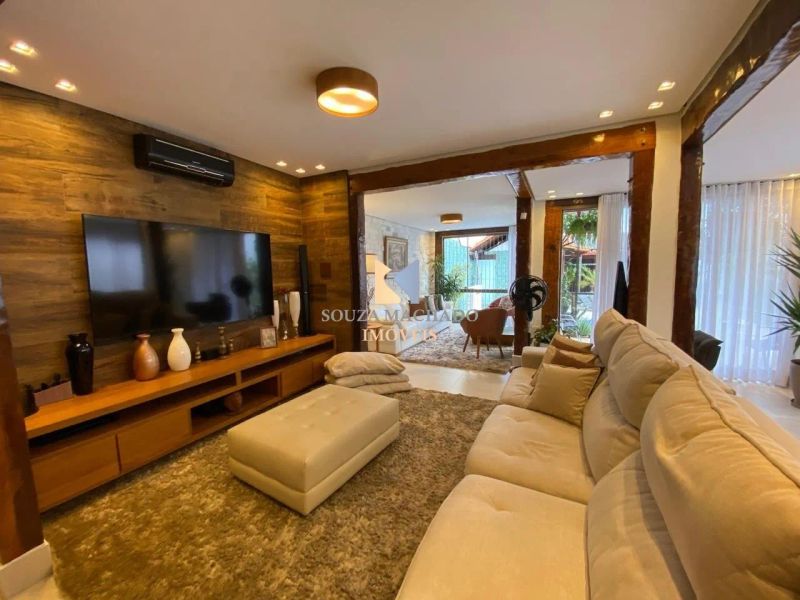 Casa com 4 quartos — Planalto, Belo Horizonte