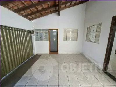 Casa com 3 Quartos para alugar, 70m² no Santa Mônica, Uberlândia