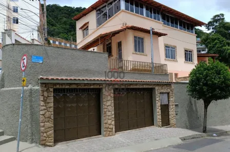 Casa com 4 Quartos para venda ou aluguel, 250m² no Santa Helena, Juiz de Fora
