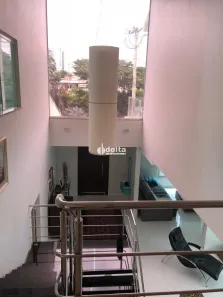 Casa com 4 Quartos para alugar, 420m² no Jardim Karaíba, Uberlândia