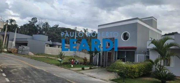 Casa de Condomínio com 3 Quartos à venda, 270m² no Romildo Prado, Louveira