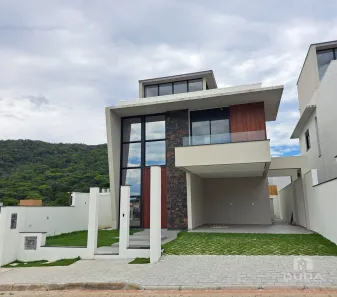 Casa com 3 Quartos à venda, 189m² no Rio Tavares, Florianópolis