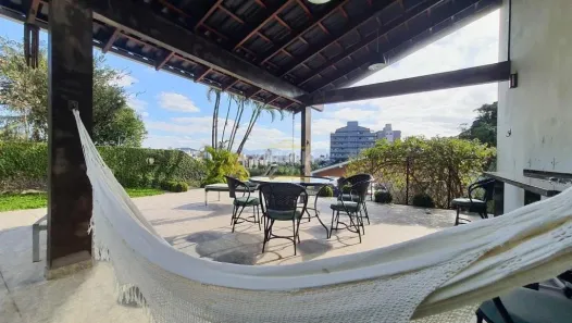Casa com 4 Quartos à venda, 393m² no Saguaçu, Joinville