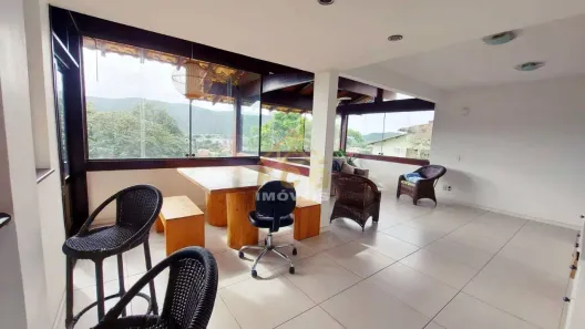 Casa com 4 Quartos à venda, 197m² no Maravista, Niterói